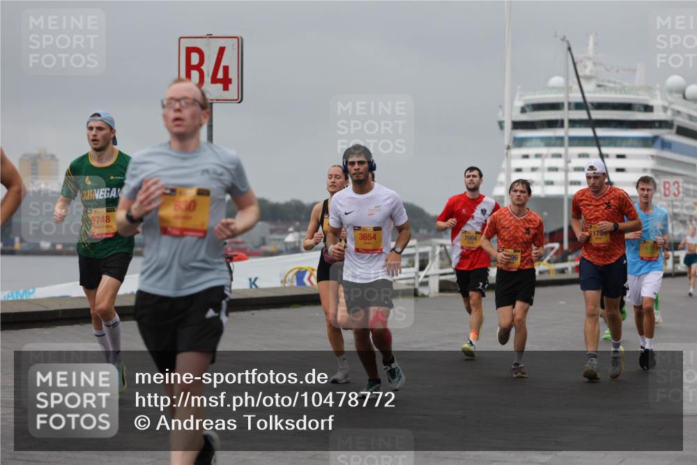 13.09.2026 - Kiel Lauf Andreas Tolksdorf http://msf.ph/oto/10478772 13.09.2026 11:52:07 Kiellinie 1, 39, 9748, 4, 38, 3654, 7004, 11794, 3 meine-sportfotos.de