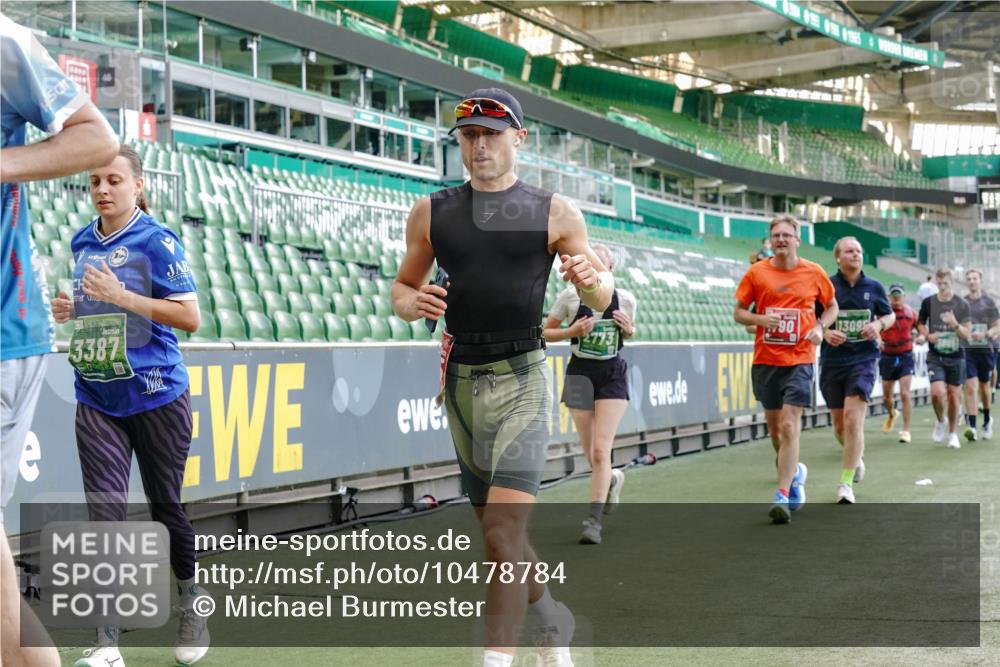 13.09.2026 - 21. swb-Marathon Bremen Michael Burmester http://msf.ph/oto/10478784 13.09.2026 13:18:10 Laufen im Stadion 267, 311, 404, 449, 486, 546, 588, 732, 753, 837, 921, 1057, 1424, 1425, 1431, 1765, 1790, 1813, 1844, 1868, 1987, 2056, 2067, 2096, 2123, 2137, 2294, 2357, 2358, 2381, 2389, 2419, 2453, 2532, 2550, 2586, 2601, 2614, 2622, 2647, 2655, 2797, 2821, 2849, 2857, 2879, 2880, 2893, 2944, 2984, 2999, 3096, 3100, 3104, 3146, 3180, 3195, 3210, 3213, 3285, 3287, 3314, 3337, 3421, 3431, 3476, 3479, 3506, 3537, 3548, 3619, 3633, 3654, 3740, 3879, 4478 meine-sportfotos.de