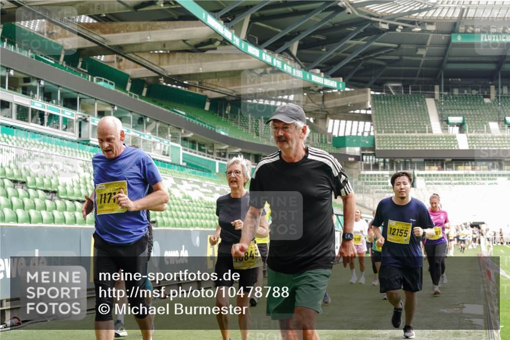 13.09.2026 - 21. swb-Marathon Bremen Michael Burmester http://msf.ph/oto/10478788 13.09.2026 10:40:40 Laufen im Stadion 10138, 10155, 10156, 10163, 10169, 10213, 10217, 10229, 10234, 10247, 10279, 10280, 10299, 10313, 10314, 10321, 10354, 10386, 10399, 10406, 10414, 10417, 10419, 10424, 10435, 10455, 10483, 10484, 10493, 10501, 10527, 10545, 10556, 10570, 10576, 10580, 10582, 10586, 10599, 10609, 10611, 10616, 10619, 10644, 10653, 10660, 10662, 10694, 10696, 10705, 10706, 10712, 10719, 10737, 10743, 10751, 10766, 10768, 10804, 11043, 11048 meine-sportfotos.de