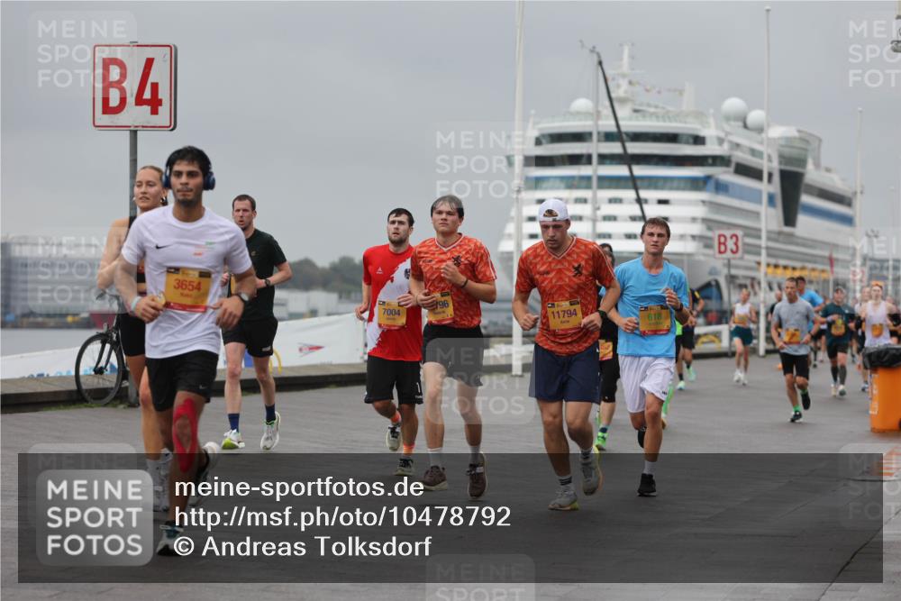 13.09.2026 - Kiel Lauf Andreas Tolksdorf http://msf.ph/oto/10478792 13.09.2026 11:52:08 Kiellinie 4, 3654, 7004, 196, 11794, 3 meine-sportfotos.de