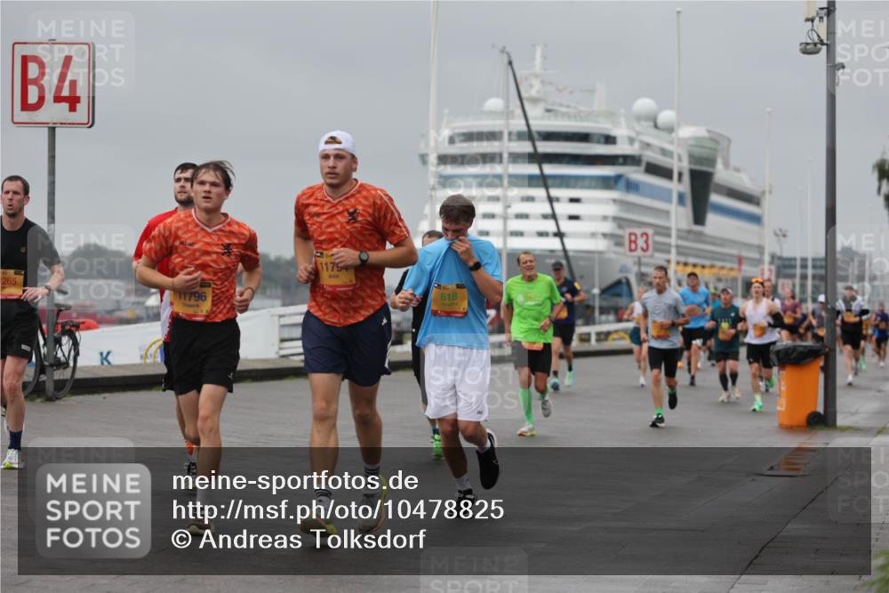 13.09.2026 - Kiel Lauf Andreas Tolksdorf http://msf.ph/oto/10478825 13.09.2026 11:52:09 Kiellinie 265, 4, 11796, 11794, 38, 618, 3 meine-sportfotos.de