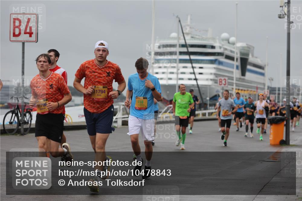13.09.2026 - Kiel Lauf Andreas Tolksdorf http://msf.ph/oto/10478843 13.09.2026 11:52:09 Kiellinie 4, 11796, 39, 1794, 618, 3 meine-sportfotos.de