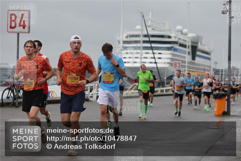 13.09.2026 - Kiel Lauf Andreas Tolksdorf http://msf.ph/oto/10478847 13.09.2026 11:52:09 Kiellinie 4, 381, 5, 39, 618, 11794, 1, 39, 11796, 3 meine-sportfotos.de