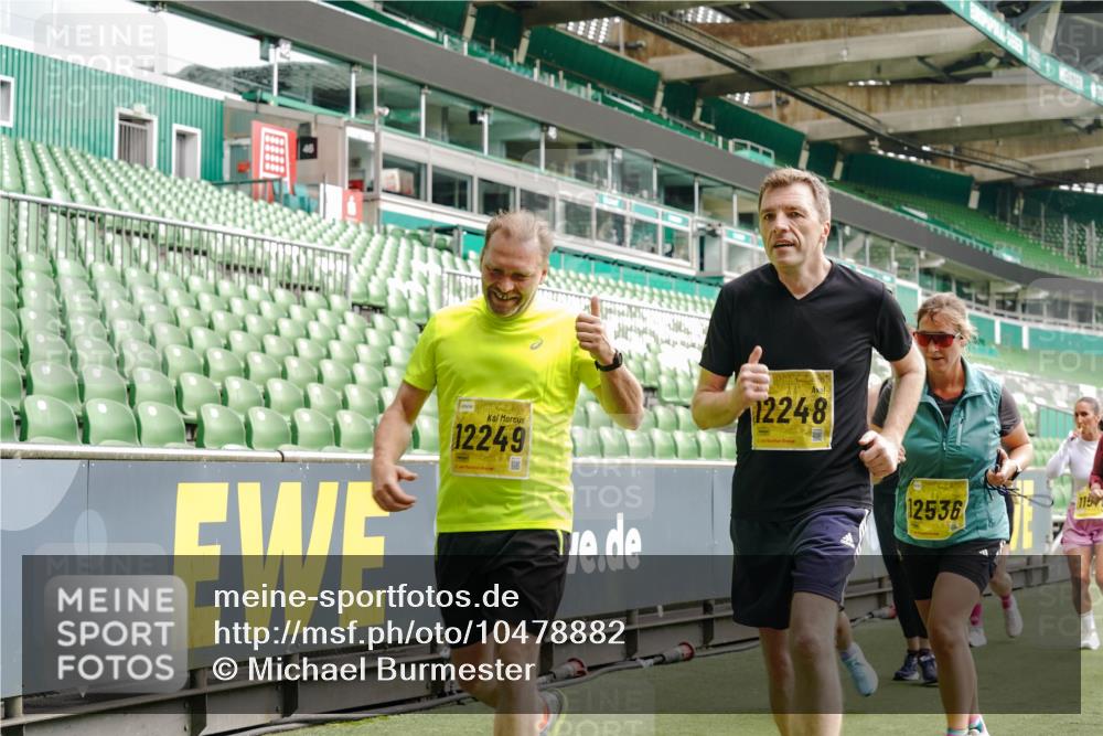 13.09.2026 - 21. swb-Marathon Bremen Michael Burmester http://msf.ph/oto/10478882 13.09.2026 10:40:44 Laufen im Stadion 10138, 10155, 10156, 10163, 10169, 10213, 10217, 10229, 10234, 10247, 10279, 10280, 10299, 10313, 10314, 10321, 10354, 10386, 10399, 10406, 10414, 10417, 10419, 10424, 10435, 10455, 10483, 10484, 10493, 10501, 10527, 10545, 10556, 10570, 10576, 10580, 10582, 10586, 10599, 10611, 10616, 10619, 10644, 10653, 10660, 10694, 10696, 10705, 10706, 10712, 10719, 10722, 10737, 10743, 10751, 10766, 10768, 10804, 10859, 11043, 11048 meine-sportfotos.de