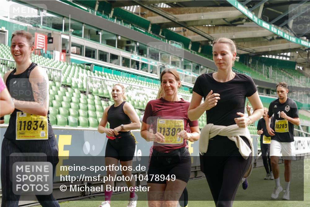 13.09.2026 - 21. swb-Marathon Bremen Michael Burmester http://msf.ph/oto/10478949 13.09.2026 10:40:47 Laufen im Stadion 10138, 10155, 10156, 10163, 10169, 10213, 10217, 10234, 10247, 10279, 10280, 10299, 10313, 10314, 10321, 10354, 10386, 10399, 10406, 10414, 10417, 10419, 10424, 10435, 10455, 10483, 10484, 10493, 10501, 10527, 10545, 10556, 10570, 10576, 10580, 10582, 10586, 10599, 10611, 10616, 10644, 10653, 10660, 10694, 10696, 10705, 10706, 10712, 10719, 10722, 10737, 10743, 10751, 10766, 10768, 10804, 10859, 11043, 11048 meine-sportfotos.de