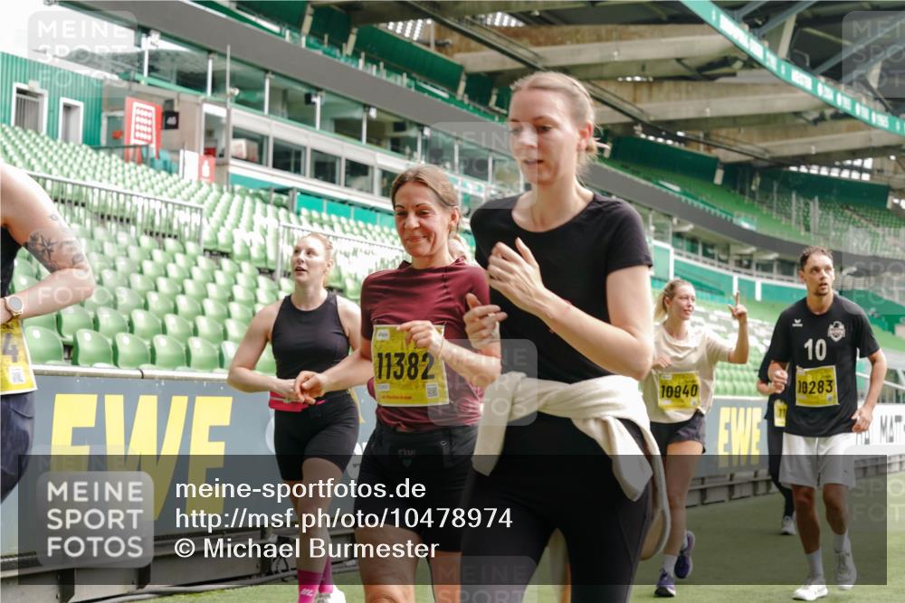 13.09.2026 - 21. swb-Marathon Bremen Michael Burmester http://msf.ph/oto/10478974 13.09.2026 10:40:47 Laufen im Stadion 10138, 10155, 10156, 10163, 10169, 10213, 10217, 10234, 10247, 10279, 10280, 10299, 10313, 10314, 10321, 10354, 10386, 10399, 10406, 10414, 10417, 10419, 10424, 10435, 10455, 10483, 10484, 10493, 10501, 10527, 10545, 10556, 10570, 10576, 10580, 10582, 10586, 10599, 10611, 10616, 10644, 10653, 10660, 10694, 10696, 10705, 10706, 10712, 10719, 10722, 10737, 10743, 10751, 10766, 10768, 10804, 10859, 11043, 11048 meine-sportfotos.de