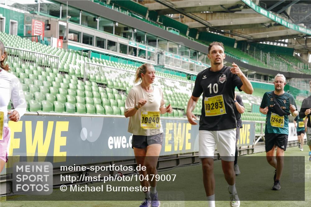 13.09.2026 - 21. swb-Marathon Bremen Michael Burmester http://msf.ph/oto/10479007 13.09.2026 10:40:48 Laufen im Stadion 10138, 10155, 10156, 10163, 10169, 10213, 10217, 10234, 10247, 10279, 10280, 10299, 10313, 10314, 10321, 10354, 10386, 10399, 10406, 10414, 10417, 10419, 10424, 10435, 10455, 10483, 10484, 10493, 10501, 10527, 10545, 10556, 10570, 10576, 10580, 10582, 10586, 10599, 10611, 10616, 10644, 10653, 10660, 10694, 10696, 10705, 10706, 10712, 10719, 10722, 10737, 10743, 10751, 10766, 10768, 10776, 10804, 10859, 11043, 11048 meine-sportfotos.de