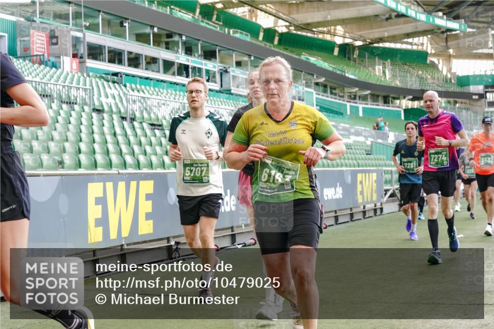 13.09.2026 - 21. swb-Marathon Bremen Michael Burmester http://msf.ph/oto/10479025 13.09.2026 13:18:20 Laufen im Stadion 311, 404, 449, 486, 546, 588, 732, 753, 837, 921, 1057, 1424, 1425, 1431, 1506, 1765, 1790, 1813, 1844, 1868, 2056, 2067, 2096, 2123, 2137, 2224, 2294, 2357, 2358, 2389, 2419, 2453, 2532, 2550, 2557, 2563, 2586, 2601, 2614, 2622, 2647, 2655, 2786, 2821, 2845, 2849, 2857, 2879, 2880, 2893, 2944, 2984, 2999, 3072, 3096, 3100, 3104, 3146, 3180, 3195, 3198, 3210, 3213, 3285, 3287, 3314, 3337, 3421, 3431, 3476, 3479, 3506, 3537, 3548, 3619, 3633, 3654, 3740, 3879, 4478 meine-sportfotos.de