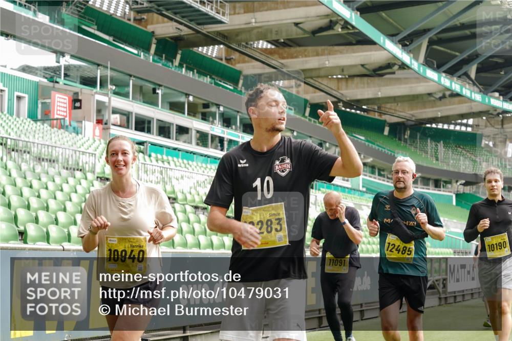 13.09.2026 - 21. swb-Marathon Bremen Michael Burmester http://msf.ph/oto/10479031 13.09.2026 10:40:49 Laufen im Stadion 10138, 10155, 10156, 10163, 10169, 10213, 10234, 10247, 10279, 10280, 10299, 10313, 10314, 10321, 10354, 10386, 10399, 10406, 10414, 10417, 10419, 10424, 10435, 10455, 10483, 10484, 10493, 10501, 10527, 10545, 10556, 10570, 10576, 10580, 10582, 10586, 10599, 10611, 10616, 10644, 10653, 10660, 10694, 10696, 10705, 10706, 10712, 10719, 10722, 10737, 10743, 10751, 10766, 10768, 10776, 10804, 10859, 11043, 11048 meine-sportfotos.de