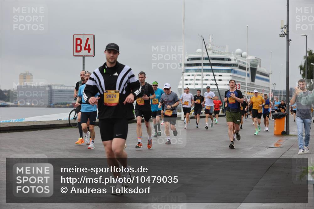 13.09.2026 - Kiel Lauf Andreas Tolksdorf http://msf.ph/oto/10479035 13.09.2026 11:52:25 Kiellinie 4, 2974, 5960, 9810, 6789, 83 meine-sportfotos.de