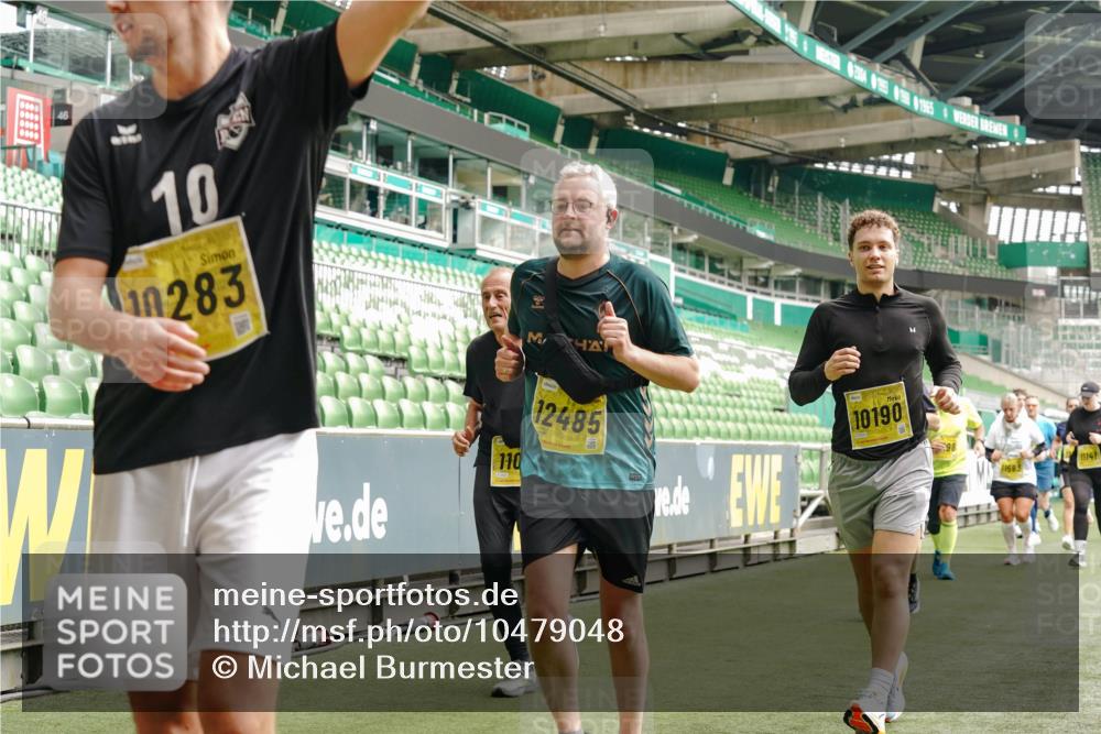 13.09.2026 - 21. swb-Marathon Bremen Michael Burmester http://msf.ph/oto/10479048 13.09.2026 10:40:50 Laufen im Stadion 10138, 10155, 10156, 10163, 10169, 10213, 10234, 10247, 10279, 10280, 10299, 10313, 10314, 10321, 10354, 10386, 10399, 10406, 10414, 10417, 10419, 10424, 10435, 10455, 10483, 10484, 10493, 10501, 10527, 10545, 10556, 10570, 10576, 10580, 10582, 10586, 10599, 10611, 10616, 10644, 10653, 10660, 10694, 10696, 10705, 10706, 10712, 10719, 10722, 10737, 10743, 10751, 10766, 10768, 10776, 10804, 10859, 11043, 11048 meine-sportfotos.de
