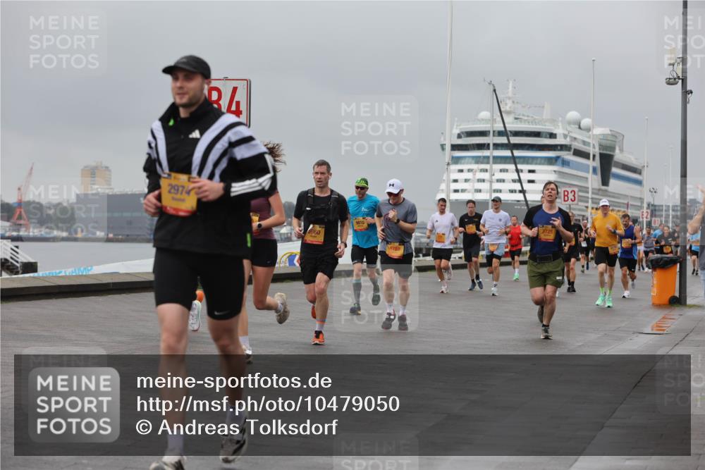 13.09.2026 - Kiel Lauf Andreas Tolksdorf http://msf.ph/oto/10479050 13.09.2026 11:52:25 Kiellinie 2974, 34, 6960, 9810, 6789, 3725, 3 meine-sportfotos.de
