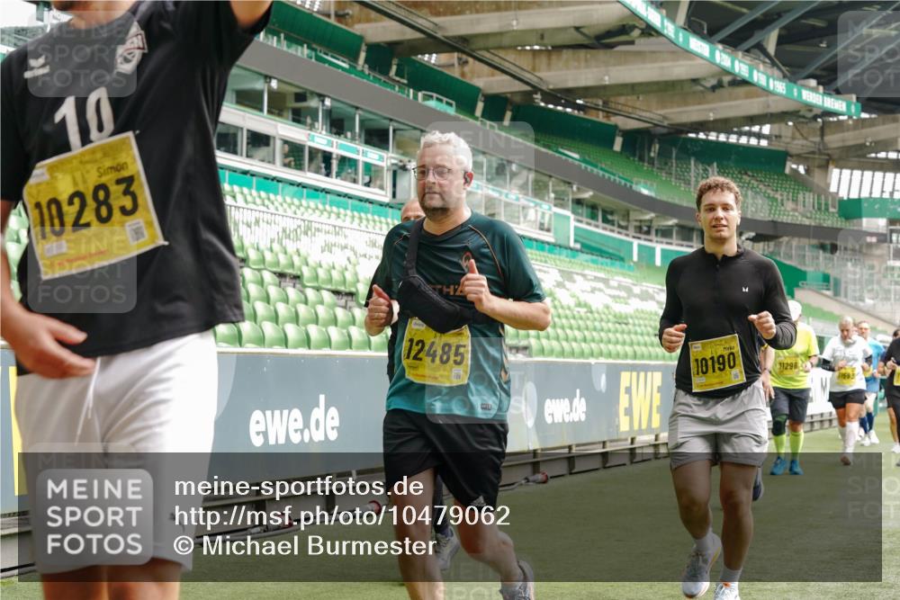 13.09.2026 - 21. swb-Marathon Bremen Michael Burmester http://msf.ph/oto/10479062 13.09.2026 10:40:50 Laufen im Stadion 10138, 10155, 10156, 10163, 10169, 10213, 10234, 10247, 10279, 10280, 10299, 10313, 10314, 10321, 10354, 10386, 10399, 10406, 10414, 10417, 10419, 10424, 10435, 10455, 10483, 10484, 10493, 10501, 10527, 10545, 10556, 10570, 10576, 10580, 10582, 10586, 10599, 10611, 10616, 10644, 10653, 10660, 10694, 10696, 10705, 10706, 10712, 10719, 10722, 10737, 10743, 10751, 10766, 10768, 10776, 10804, 10859, 11043, 11048 meine-sportfotos.de