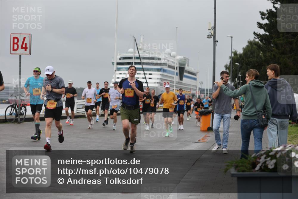 13.09.2026 - Kiel Lauf Andreas Tolksdorf http://msf.ph/oto/10479078 13.09.2026 11:52:27 Kiellinie 4, 9810, 6789, 3725, 3 meine-sportfotos.de