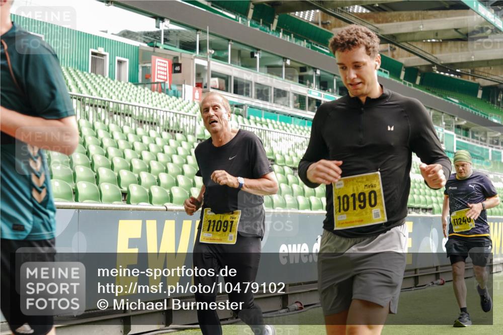 13.09.2026 - 21. swb-Marathon Bremen Michael Burmester http://msf.ph/oto/10479102 13.09.2026 10:40:52 Laufen im Stadion 10155, 10156, 10163, 10169, 10213, 10234, 10247, 10279, 10280, 10299, 10313, 10321, 10354, 10386, 10399, 10406, 10414, 10417, 10419, 10424, 10435, 10455, 10483, 10484, 10493, 10501, 10527, 10545, 10556, 10570, 10576, 10580, 10582, 10586, 10599, 10611, 10616, 10644, 10653, 10660, 10694, 10696, 10705, 10706, 10712, 10719, 10722, 10737, 10743, 10751, 10766, 10768, 10776, 10804, 10859, 11043, 11048 meine-sportfotos.de