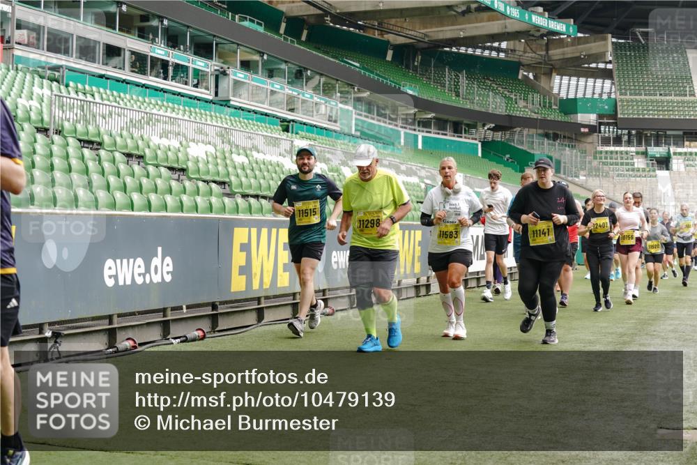 13.09.2026 - 21. swb-Marathon Bremen Michael Burmester http://msf.ph/oto/10479139 13.09.2026 10:40:54 Laufen im Stadion 10155, 10156, 10163, 10169, 10213, 10234, 10247, 10279, 10280, 10299, 10313, 10321, 10354, 10386, 10399, 10406, 10414, 10417, 10419, 10424, 10435, 10455, 10483, 10484, 10493, 10501, 10527, 10545, 10547, 10556, 10570, 10576, 10580, 10582, 10586, 10599, 10611, 10616, 10644, 10653, 10660, 10694, 10696, 10705, 10706, 10712, 10719, 10722, 10737, 10743, 10751, 10766, 10768, 10776, 10804, 10859, 11043, 11048 meine-sportfotos.de