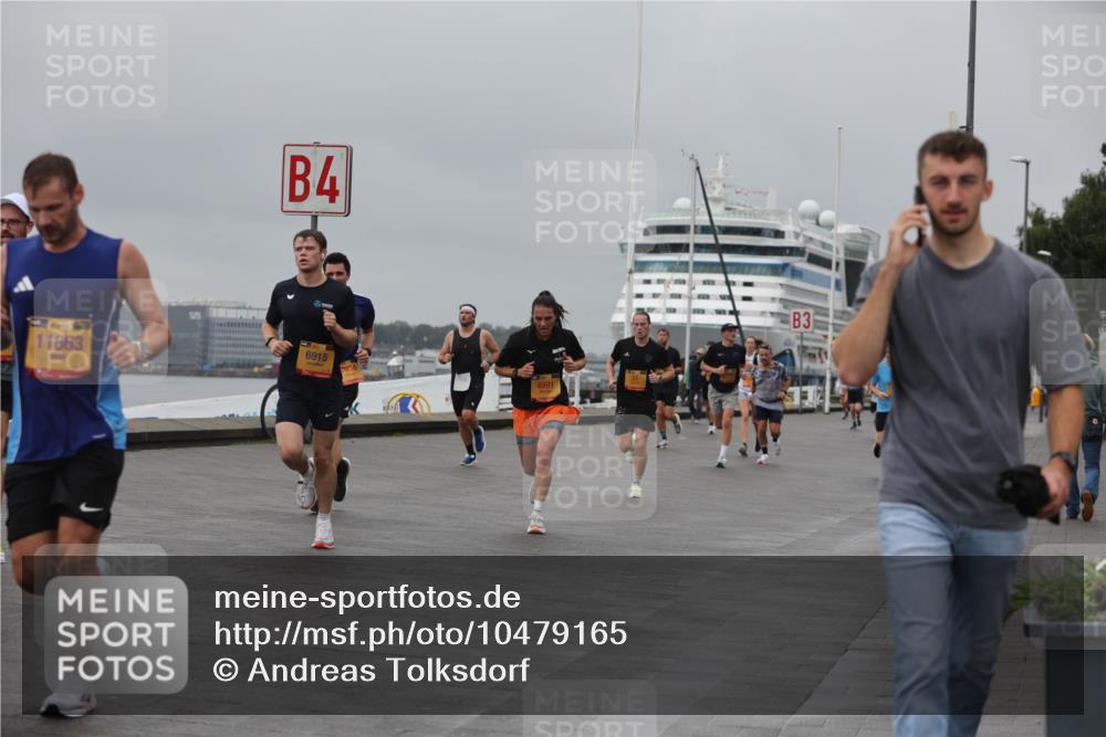 13.09.2026 - Kiel Lauf Andreas Tolksdorf http://msf.ph/oto/10479165 13.09.2026 11:52:36 Kiellinie 4, 11663, 6915, 4991, 3 meine-sportfotos.de