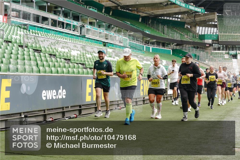 13.09.2026 - 21. swb-Marathon Bremen Michael Burmester http://msf.ph/oto/10479168 13.09.2026 10:40:54 Laufen im Stadion 10155, 10156, 10163, 10169, 10213, 10234, 10247, 10279, 10280, 10299, 10313, 10321, 10354, 10386, 10399, 10406, 10414, 10417, 10419, 10424, 10435, 10455, 10483, 10484, 10493, 10501, 10527, 10545, 10547, 10556, 10570, 10576, 10580, 10582, 10586, 10599, 10611, 10616, 10644, 10653, 10660, 10694, 10696, 10705, 10706, 10712, 10719, 10722, 10737, 10743, 10751, 10766, 10768, 10776, 10804, 10859, 11043, 11048 meine-sportfotos.de