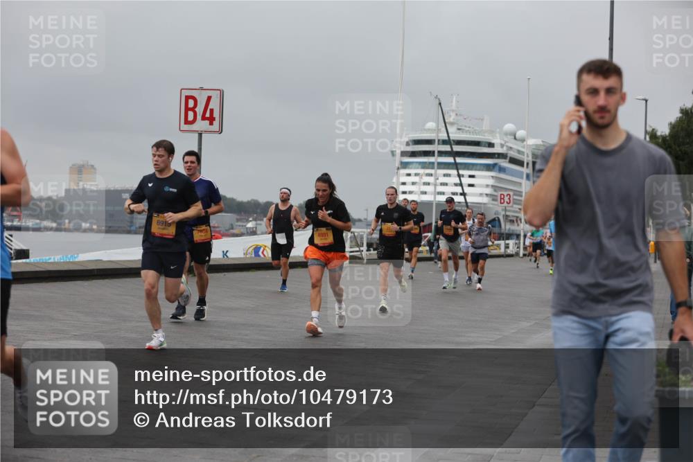 13.09.2026 - Kiel Lauf Andreas Tolksdorf http://msf.ph/oto/10479173 13.09.2026 11:52:36 Kiellinie 4, 6915, 7036, 4991, 3 meine-sportfotos.de