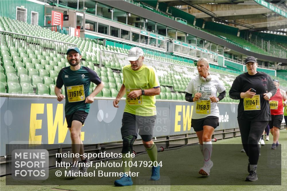 13.09.2026 - 21. swb-Marathon Bremen Michael Burmester http://msf.ph/oto/10479204 13.09.2026 10:40:56 Laufen im Stadion 10155, 10156, 10163, 10169, 10213, 10234, 10247, 10279, 10280, 10299, 10313, 10321, 10354, 10386, 10399, 10406, 10414, 10417, 10419, 10424, 10435, 10455, 10483, 10484, 10493, 10501, 10527, 10545, 10547, 10556, 10570, 10576, 10580, 10582, 10586, 10599, 10611, 10616, 10644, 10653, 10660, 10694, 10696, 10705, 10706, 10712, 10719, 10722, 10737, 10743, 10751, 10766, 10768, 10776, 10804, 10859, 10889, 11043, 11048 meine-sportfotos.de