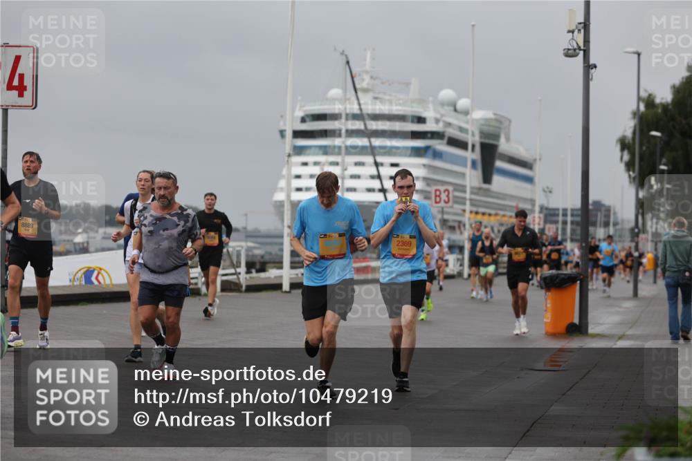 13.09.2026 - Kiel Lauf Andreas Tolksdorf http://msf.ph/oto/10479219 13.09.2026 11:52:42 Kiellinie 4, 8889, 2369, 3 meine-sportfotos.de