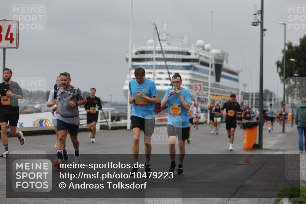 13.09.2026 - Kiel Lauf Andreas Tolksdorf http://msf.ph/oto/10479223 13.09.2026 11:52:42 Kiellinie 84, 8889, 2369, 3 meine-sportfotos.de