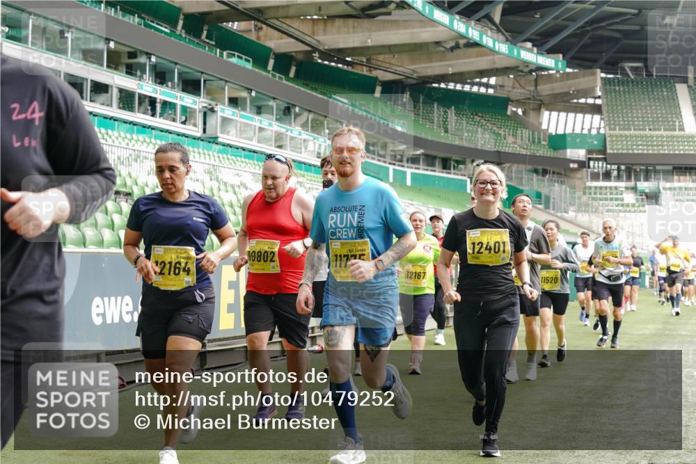 13.09.2026 - 21. swb-Marathon Bremen Michael Burmester http://msf.ph/oto/10479252 13.09.2026 10:40:58 Laufen im Stadion 10155, 10156, 10163, 10169, 10213, 10234, 10247, 10299, 10313, 10321, 10354, 10386, 10399, 10406, 10414, 10417, 10419, 10422, 10424, 10435, 10455, 10461, 10483, 10484, 10501, 10527, 10545, 10547, 10556, 10570, 10580, 10582, 10586, 10599, 10611, 10616, 10644, 10653, 10660, 10694, 10696, 10705, 10706, 10712, 10719, 10722, 10737, 10743, 10751, 10766, 10768, 10776, 10804, 10859, 10889, 11043, 11048 meine-sportfotos.de