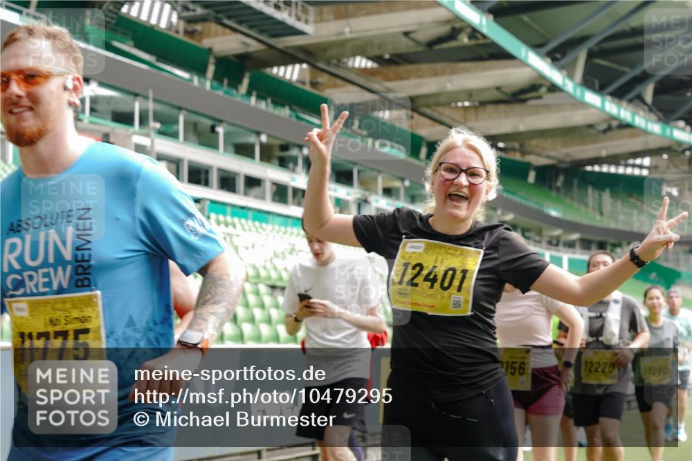 13.09.2026 - 21. swb-Marathon Bremen Michael Burmester http://msf.ph/oto/10479295 13.09.2026 10:41:00 Laufen im Stadion 10155, 10156, 10163, 10169, 10213, 10234, 10247, 10299, 10313, 10321, 10354, 10386, 10399, 10406, 10414, 10417, 10419, 10422, 10424, 10435, 10455, 10461, 10462, 10483, 10484, 10527, 10545, 10547, 10556, 10570, 10580, 10582, 10586, 10599, 10611, 10616, 10644, 10653, 10660, 10694, 10696, 10705, 10706, 10712, 10719, 10722, 10737, 10743, 10751, 10766, 10768, 10776, 10804, 10859, 10889, 11043, 11048 meine-sportfotos.de