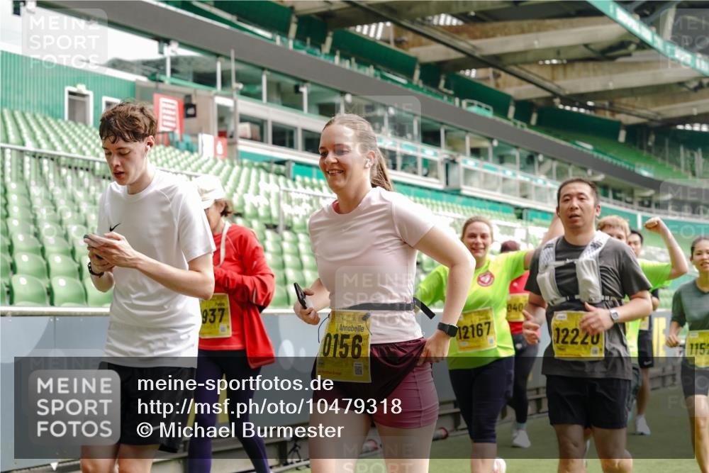 13.09.2026 - 21. swb-Marathon Bremen Michael Burmester http://msf.ph/oto/10479318 13.09.2026 10:41:01 Laufen im Stadion 10155, 10156, 10163, 10169, 10213, 10234, 10247, 10299, 10313, 10321, 10354, 10386, 10399, 10406, 10414, 10417, 10419, 10422, 10424, 10435, 10455, 10461, 10462, 10483, 10484, 10527, 10545, 10547, 10556, 10570, 10580, 10582, 10586, 10599, 10611, 10644, 10653, 10660, 10694, 10696, 10705, 10706, 10719, 10722, 10737, 10751, 10766, 10768, 10776, 10804, 10859, 10889, 11043, 11048 meine-sportfotos.de