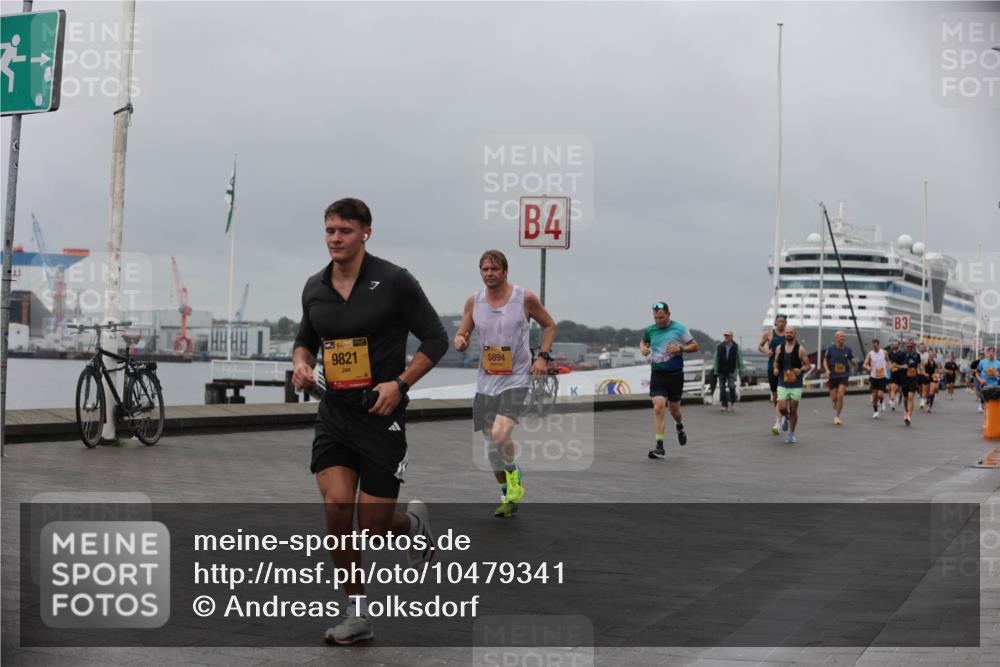 13.09.2026 - Kiel Lauf Andreas Tolksdorf http://msf.ph/oto/10479341 13.09.2026 11:52:51 Kiellinie 9821, 5894, 4, 3 meine-sportfotos.de