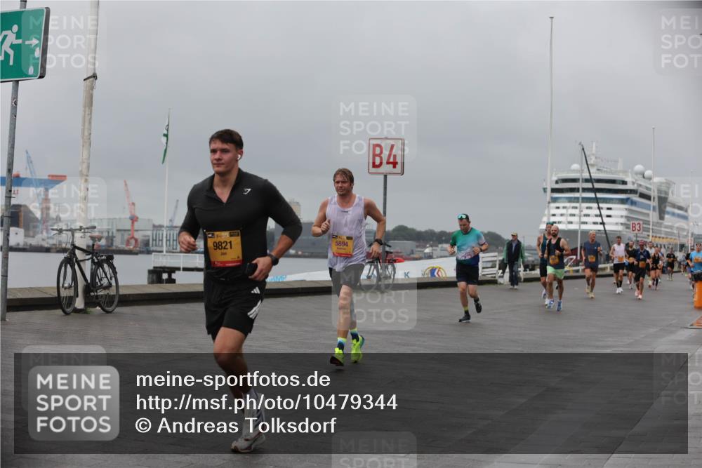 13.09.2026 - Kiel Lauf Andreas Tolksdorf http://msf.ph/oto/10479344 13.09.2026 11:52:51 Kiellinie 9821, 5894, 4, 3 meine-sportfotos.de