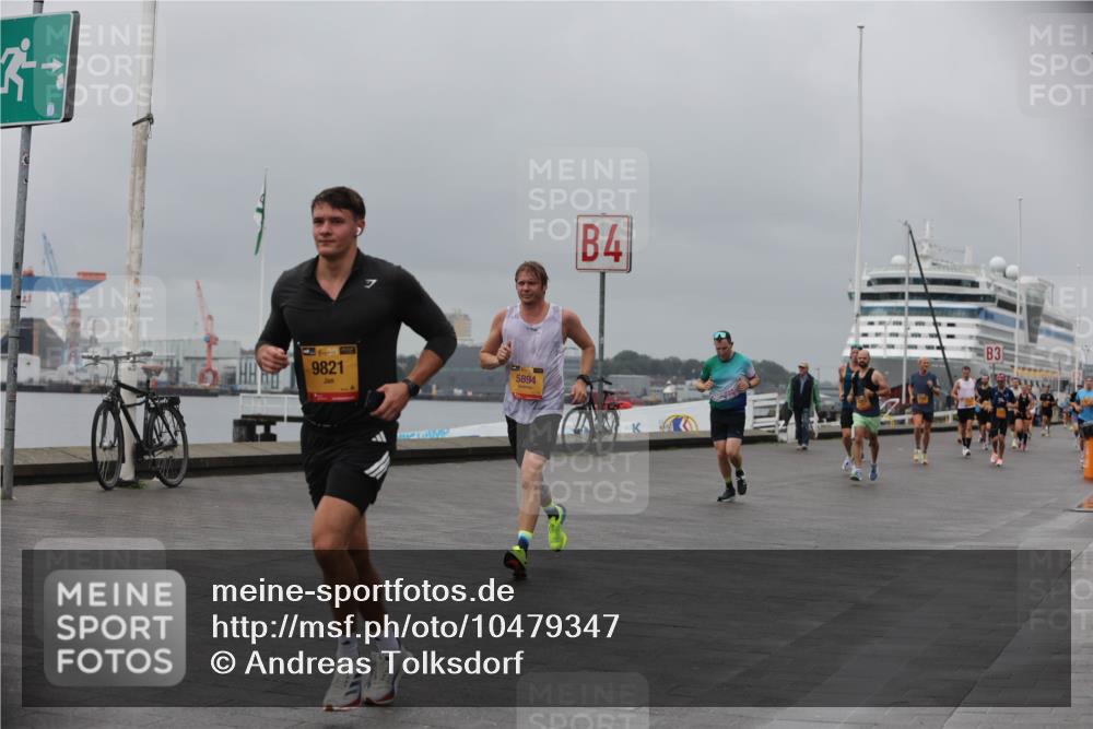 13.09.2026 - Kiel Lauf Andreas Tolksdorf http://msf.ph/oto/10479347 13.09.2026 11:52:51 Kiellinie 1, 39, 9821, 5894, 4, 3 meine-sportfotos.de