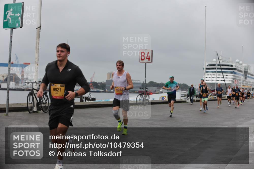 13.09.2026 - Kiel Lauf Andreas Tolksdorf http://msf.ph/oto/10479354 13.09.2026 11:52:51 Kiellinie 9821, 4, 3 meine-sportfotos.de