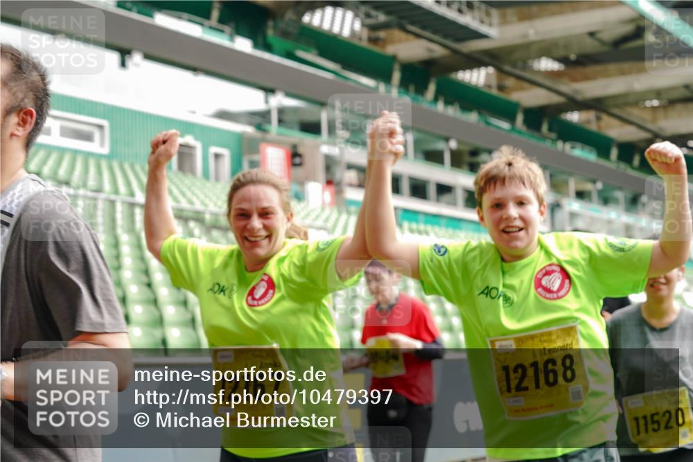 13.09.2026 - 21. swb-Marathon Bremen Michael Burmester http://msf.ph/oto/10479397 13.09.2026 10:41:03 Laufen im Stadion 10155, 10156, 10163, 10169, 10213, 10234, 10247, 10299, 10313, 10321, 10354, 10386, 10399, 10406, 10414, 10417, 10419, 10422, 10424, 10435, 10455, 10461, 10462, 10483, 10484, 10527, 10545, 10547, 10570, 10580, 10582, 10586, 10599, 10611, 10644, 10653, 10660, 10694, 10696, 10705, 10706, 10719, 10722, 10737, 10751, 10766, 10768, 10776, 10804, 10859, 10889, 11043, 11048 meine-sportfotos.de