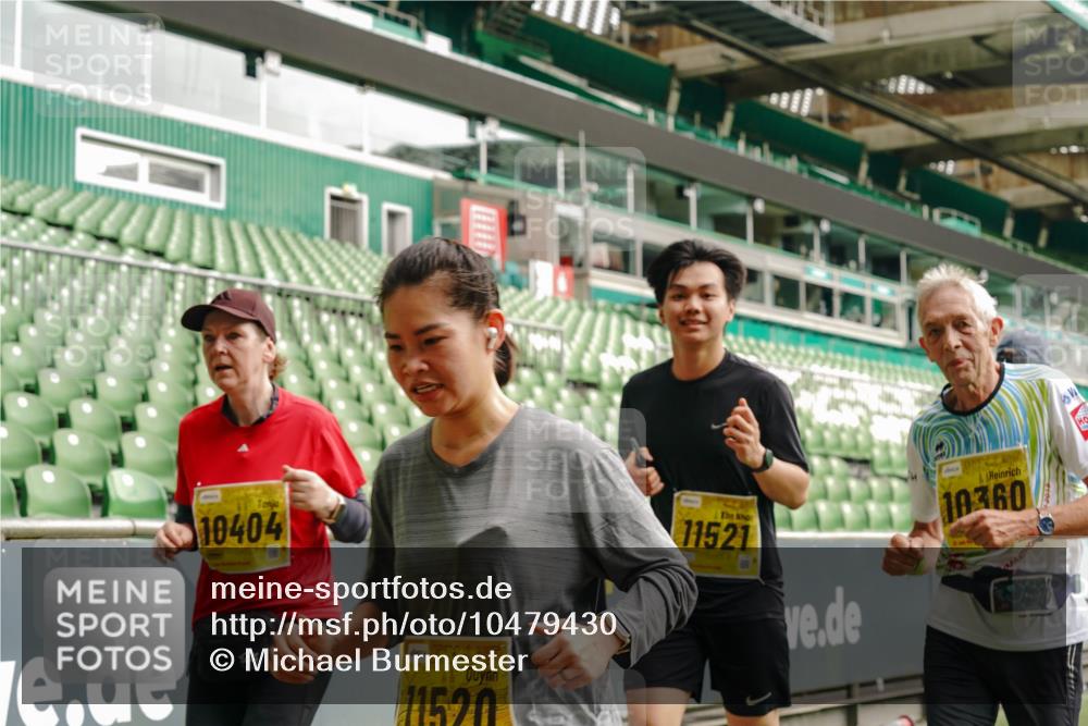13.09.2026 - 21. swb-Marathon Bremen Michael Burmester http://msf.ph/oto/10479430 13.09.2026 10:41:04 Laufen im Stadion 10155, 10156, 10163, 10169, 10213, 10234, 10247, 10299, 10313, 10321, 10354, 10386, 10399, 10406, 10414, 10417, 10419, 10422, 10424, 10435, 10455, 10461, 10462, 10483, 10484, 10527, 10545, 10547, 10570, 10580, 10582, 10586, 10599, 10611, 10644, 10653, 10694, 10696, 10705, 10706, 10719, 10722, 10737, 10751, 10766, 10768, 10776, 10804, 10859, 10889, 11043, 11048 meine-sportfotos.de