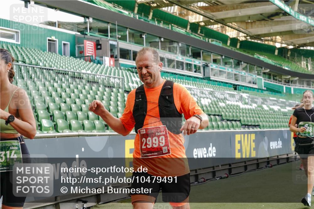 13.09.2026 - 21. swb-Marathon Bremen Michael Burmester http://msf.ph/oto/10479491 13.09.2026 13:18:41 Laufen im Stadion 311, 333, 404, 486, 512, 546, 588, 732, 753, 837, 921, 938, 1424, 1425, 1431, 1506, 1765, 1790, 1844, 1868, 2056, 2096, 2123, 2137, 2224, 2240, 2294, 2315, 2357, 2358, 2389, 2419, 2453, 2557, 2563, 2601, 2614, 2622, 2647, 2655, 2689, 2703, 2786, 2843, 2845, 2849, 2857, 2879, 2880, 2893, 2944, 2983, 2984, 2999, 3031, 3046, 3072, 3096, 3100, 3146, 3180, 3189, 3198, 3210, 3285, 3287, 3314, 3337, 3421, 3431, 3476, 3537, 3548, 3619, 3633, 3654, 3740, 3879, 4478 meine-sportfotos.de
