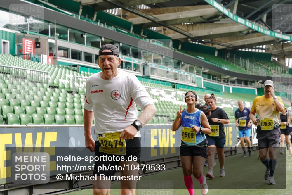 13.09.2026 - 21. swb-Marathon Bremen Michael Burmester http://msf.ph/oto/10479533 13.09.2026 10:41:09 Laufen im Stadion 10155, 10156, 10163, 10169, 10213, 10234, 10247, 10299, 10313, 10321, 10354, 10386, 10399, 10406, 10414, 10417, 10419, 10422, 10424, 10435, 10455, 10461, 10462, 10483, 10484, 10527, 10545, 10546, 10547, 10570, 10580, 10582, 10586, 10599, 10611, 10644, 10653, 10694, 10696, 10705, 10706, 10719, 10722, 10737, 10751, 10766, 10768, 10776, 10804, 10859, 10889, 10977, 11043, 11048 meine-sportfotos.de