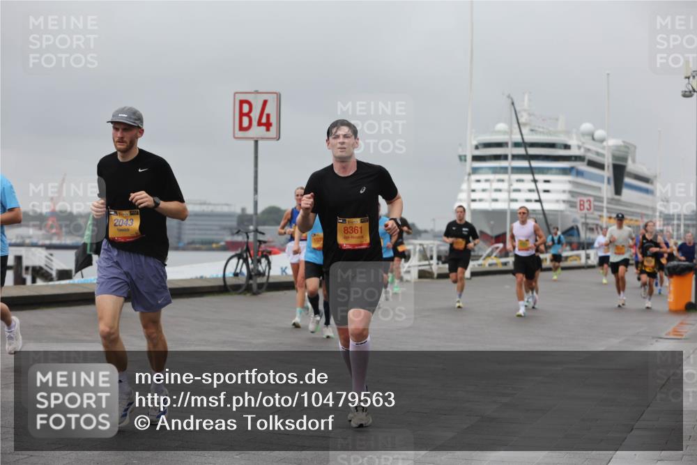 13.09.2026 - Kiel Lauf Andreas Tolksdorf http://msf.ph/oto/10479563 13.09.2026 11:53:06 Kiellinie 39, 2043, 4, 1075, 8361, 3 meine-sportfotos.de
