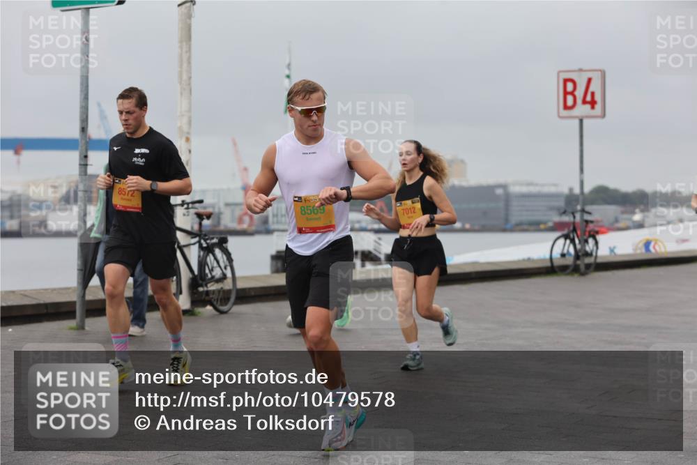 13.09.2026 - Kiel Lauf Andreas Tolksdorf http://msf.ph/oto/10479578 13.09.2026 11:53:13 Kiellinie 8572, 38, 8569, 324, 7012, 4 meine-sportfotos.de