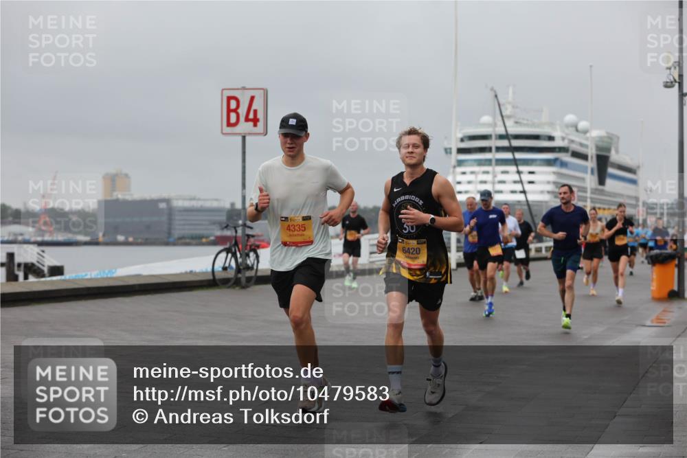 13.09.2026 - Kiel Lauf Andreas Tolksdorf http://msf.ph/oto/10479583 13.09.2026 11:53:14 Kiellinie 4, 38, 4335, 50, 39, 6420 meine-sportfotos.de
