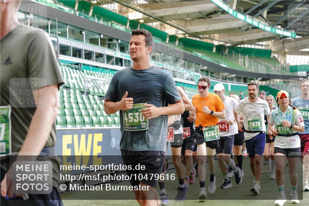13.09.2026 - 21. swb-Marathon Bremen Michael Burmester http://msf.ph/oto/10479616 13.09.2026 13:18:47 Laufen im Stadion 311, 333, 404, 486, 512, 546, 732, 753, 837, 921, 938, 1424, 1425, 1431, 1506, 1765, 1790, 1844, 1868, 2056, 2096, 2123, 2137, 2224, 2240, 2294, 2315, 2357, 2358, 2389, 2419, 2453, 2557, 2563, 2601, 2614, 2622, 2647, 2689, 2703, 2786, 2843, 2845, 2849, 2857, 2879, 2880, 2893, 2944, 2983, 2984, 2999, 3031, 3046, 3072, 3096, 3100, 3146, 3180, 3189, 3198, 3210, 3285, 3287, 3337, 3421, 3431, 3476, 3537, 3548, 3619, 3633, 3654, 3740, 3879, 4478 meine-sportfotos.de