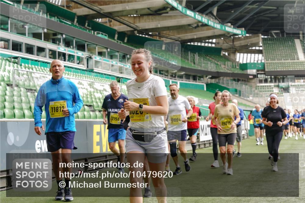 13.09.2026 - 21. swb-Marathon Bremen Michael Burmester http://msf.ph/oto/10479620 13.09.2026 10:41:12 Laufen im Stadion 10155, 10156, 10163, 10169, 10213, 10234, 10247, 10299, 10313, 10321, 10354, 10386, 10399, 10406, 10414, 10417, 10419, 10422, 10424, 10435, 10455, 10461, 10462, 10483, 10484, 10527, 10545, 10546, 10547, 10570, 10580, 10582, 10586, 10599, 10611, 10644, 10653, 10694, 10696, 10705, 10706, 10719, 10722, 10737, 10751, 10766, 10768, 10776, 10804, 10859, 10889, 10977, 11043, 11048 meine-sportfotos.de