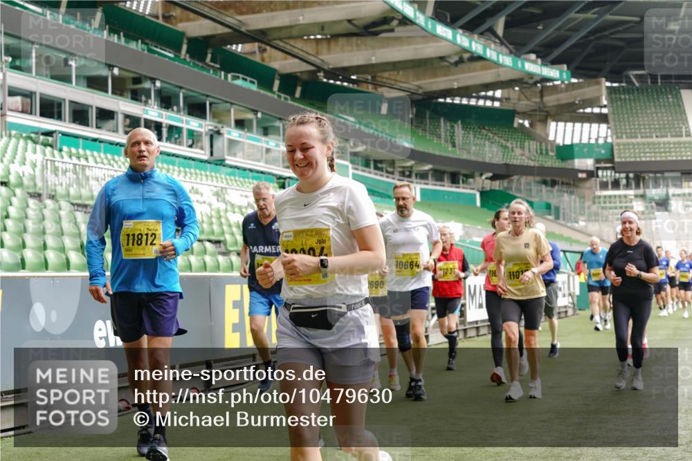 13.09.2026 - 21. swb-Marathon Bremen Michael Burmester http://msf.ph/oto/10479630 13.09.2026 10:41:12 Laufen im Stadion 10155, 10156, 10163, 10169, 10213, 10234, 10247, 10299, 10313, 10321, 10354, 10386, 10399, 10406, 10414, 10417, 10419, 10422, 10424, 10435, 10455, 10461, 10462, 10483, 10484, 10527, 10545, 10546, 10547, 10570, 10580, 10582, 10586, 10599, 10611, 10644, 10653, 10694, 10696, 10705, 10706, 10719, 10722, 10737, 10751, 10766, 10768, 10776, 10804, 10859, 10889, 10977, 11043, 11048 meine-sportfotos.de
