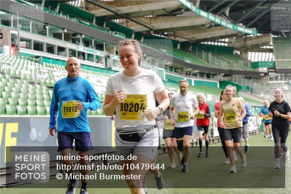13.09.2026 - 21. swb-Marathon Bremen Michael Burmester http://msf.ph/oto/10479644 13.09.2026 10:41:12 Laufen im Stadion 10155, 10156, 10163, 10169, 10213, 10234, 10247, 10299, 10313, 10321, 10354, 10386, 10399, 10406, 10414, 10417, 10419, 10422, 10424, 10435, 10455, 10461, 10462, 10483, 10484, 10527, 10545, 10546, 10547, 10570, 10580, 10582, 10586, 10599, 10611, 10644, 10653, 10694, 10696, 10705, 10706, 10719, 10722, 10737, 10751, 10766, 10768, 10776, 10804, 10859, 10889, 10977, 11043, 11048 meine-sportfotos.de