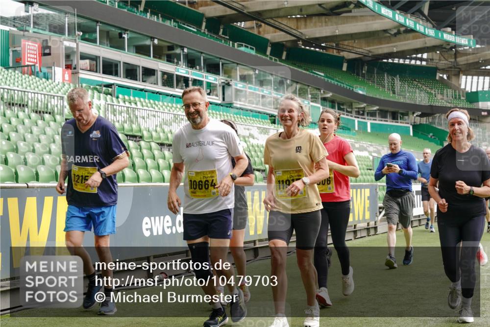 13.09.2026 - 21. swb-Marathon Bremen Michael Burmester http://msf.ph/oto/10479703 13.09.2026 10:41:15 Laufen im Stadion 10155, 10156, 10163, 10169, 10213, 10234, 10247, 10299, 10313, 10321, 10354, 10386, 10399, 10406, 10414, 10417, 10419, 10422, 10424, 10435, 10455, 10461, 10462, 10483, 10527, 10545, 10546, 10547, 10570, 10582, 10586, 10599, 10611, 10644, 10653, 10694, 10696, 10705, 10706, 10719, 10722, 10737, 10751, 10766, 10768, 10776, 10804, 10859, 10889, 10909, 10963, 10977, 11043, 11048 meine-sportfotos.de