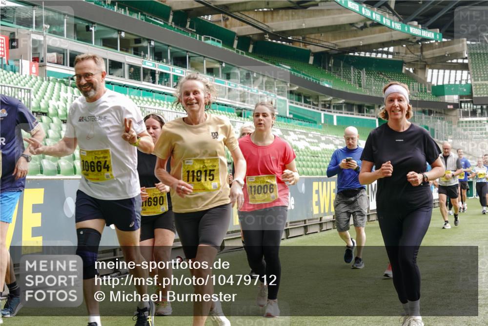 13.09.2026 - 21. swb-Marathon Bremen Michael Burmester http://msf.ph/oto/10479712 13.09.2026 10:41:15 Laufen im Stadion 10155, 10156, 10163, 10169, 10213, 10234, 10247, 10299, 10313, 10321, 10354, 10386, 10399, 10406, 10414, 10417, 10419, 10422, 10424, 10435, 10455, 10461, 10462, 10483, 10527, 10545, 10546, 10547, 10570, 10582, 10586, 10599, 10611, 10644, 10653, 10694, 10696, 10705, 10706, 10719, 10722, 10737, 10751, 10766, 10768, 10776, 10804, 10859, 10889, 10909, 10963, 10977, 11043, 11048 meine-sportfotos.de