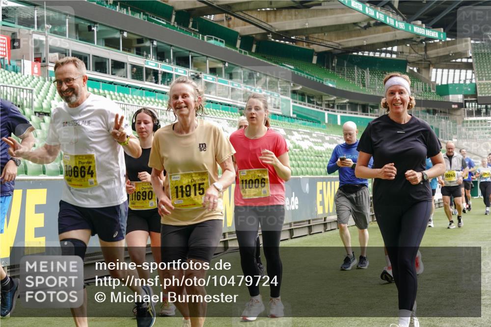 13.09.2026 - 21. swb-Marathon Bremen Michael Burmester http://msf.ph/oto/10479724 13.09.2026 10:41:15 Laufen im Stadion 10155, 10156, 10163, 10169, 10213, 10234, 10247, 10299, 10313, 10321, 10354, 10386, 10399, 10406, 10414, 10417, 10419, 10422, 10424, 10435, 10455, 10461, 10462, 10483, 10527, 10545, 10546, 10547, 10570, 10582, 10586, 10599, 10611, 10644, 10653, 10694, 10696, 10705, 10706, 10719, 10722, 10737, 10751, 10766, 10768, 10776, 10804, 10859, 10889, 10909, 10963, 10977, 11043, 11048 meine-sportfotos.de