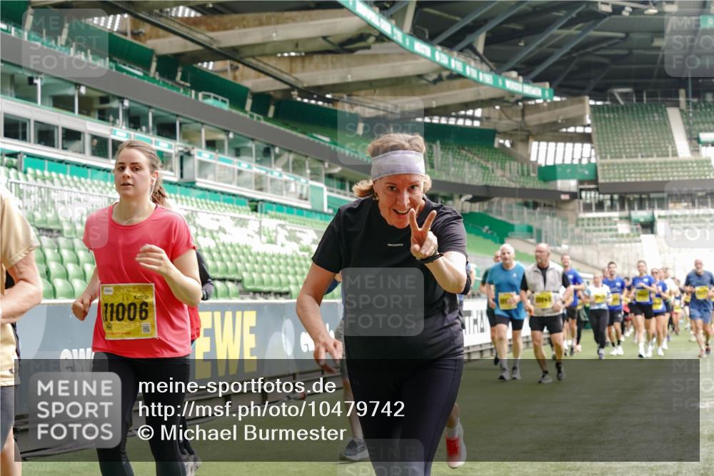 13.09.2026 - 21. swb-Marathon Bremen Michael Burmester http://msf.ph/oto/10479742 13.09.2026 10:41:16 Laufen im Stadion 10155, 10156, 10163, 10169, 10213, 10234, 10247, 10299, 10313, 10321, 10354, 10386, 10399, 10406, 10414, 10417, 10419, 10422, 10424, 10435, 10455, 10461, 10462, 10483, 10519, 10527, 10545, 10546, 10547, 10570, 10582, 10586, 10599, 10611, 10644, 10653, 10694, 10696, 10705, 10706, 10719, 10722, 10737, 10751, 10766, 10768, 10776, 10804, 10859, 10889, 10909, 10963, 10977, 11043, 11048 meine-sportfotos.de