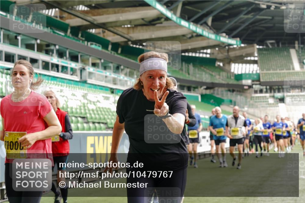13.09.2026 - 21. swb-Marathon Bremen Michael Burmester http://msf.ph/oto/10479767 13.09.2026 10:41:16 Laufen im Stadion 10155, 10156, 10163, 10169, 10213, 10234, 10247, 10299, 10313, 10321, 10354, 10386, 10399, 10406, 10414, 10417, 10419, 10422, 10424, 10435, 10455, 10461, 10462, 10483, 10519, 10527, 10545, 10546, 10547, 10570, 10582, 10586, 10599, 10611, 10644, 10653, 10694, 10696, 10705, 10706, 10719, 10722, 10737, 10751, 10766, 10768, 10776, 10804, 10859, 10889, 10909, 10963, 10977, 11043, 11048 meine-sportfotos.de