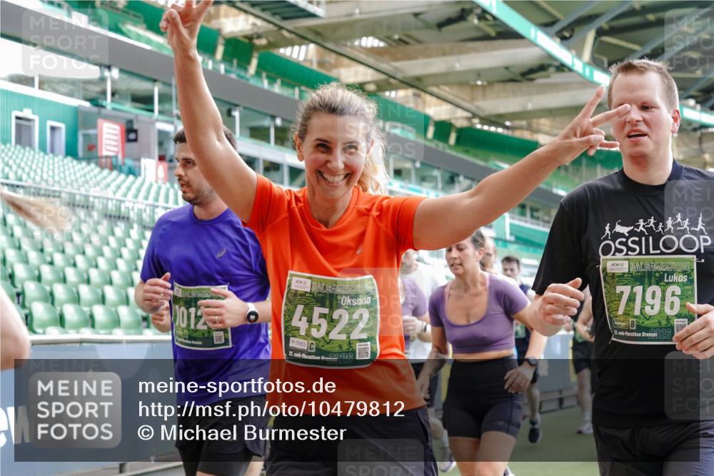 13.09.2026 - 21. swb-Marathon Bremen Michael Burmester http://msf.ph/oto/10479812 13.09.2026 13:18:54 Laufen im Stadion 311, 333, 404, 486, 512, 546, 732, 753, 837, 921, 938, 1156, 1424, 1425, 1431, 1506, 1765, 1790, 1844, 1868, 2056, 2123, 2137, 2224, 2240, 2294, 2315, 2357, 2358, 2419, 2453, 2557, 2563, 2601, 2614, 2622, 2626, 2647, 2689, 2702, 2703, 2722, 2786, 2843, 2845, 2849, 2857, 2879, 2880, 2893, 2944, 2983, 2999, 3031, 3046, 3072, 3096, 3100, 3116, 3146, 3180, 3189, 3198, 3210, 3263, 3285, 3287, 3337, 3421, 3431, 3476, 3537, 3548, 3619, 3633, 3654, 3740, 3879, 4478 meine-sportfotos.de